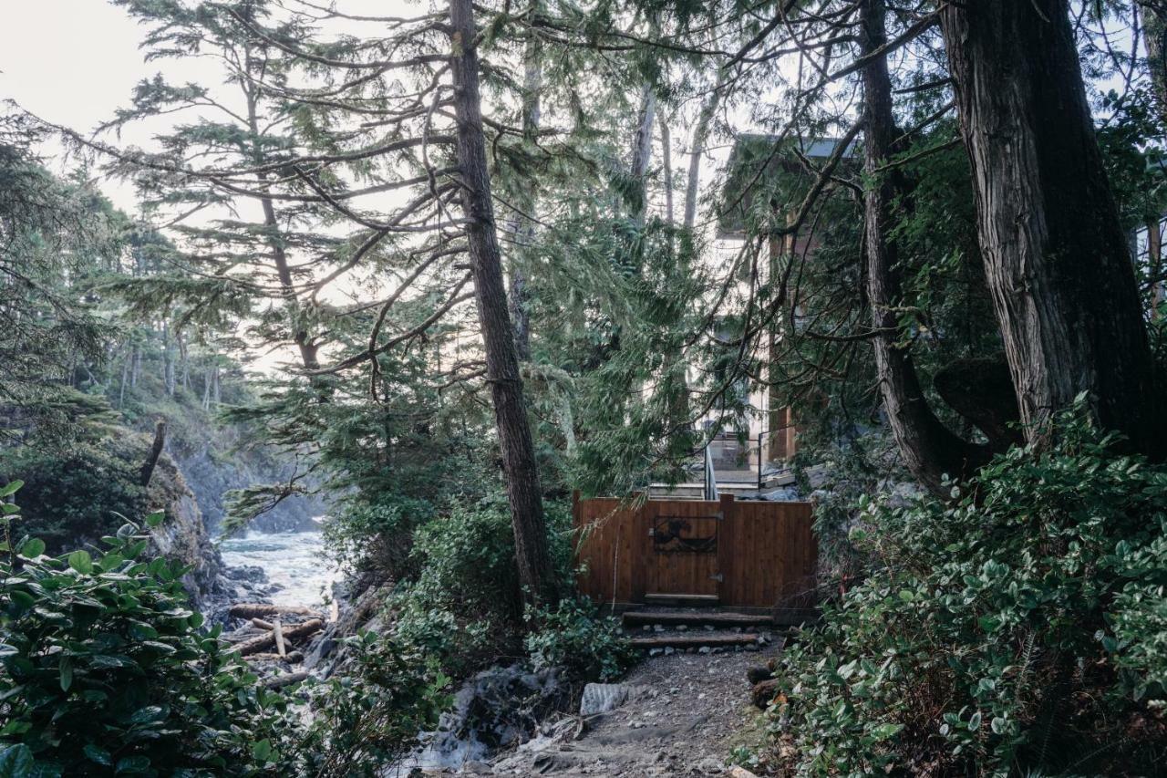 Storm Cove Suites ユクルーレット エクステリア 写真