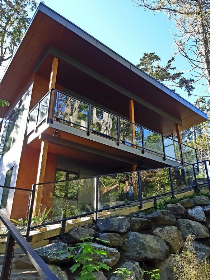Storm Cove Suites ユクルーレット エクステリア 写真